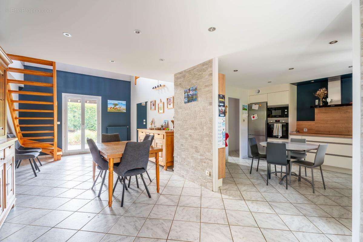 Maison à PONTCHARRA-SUR-TURDINE