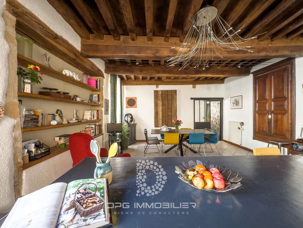 Maison à CHAROLLES
