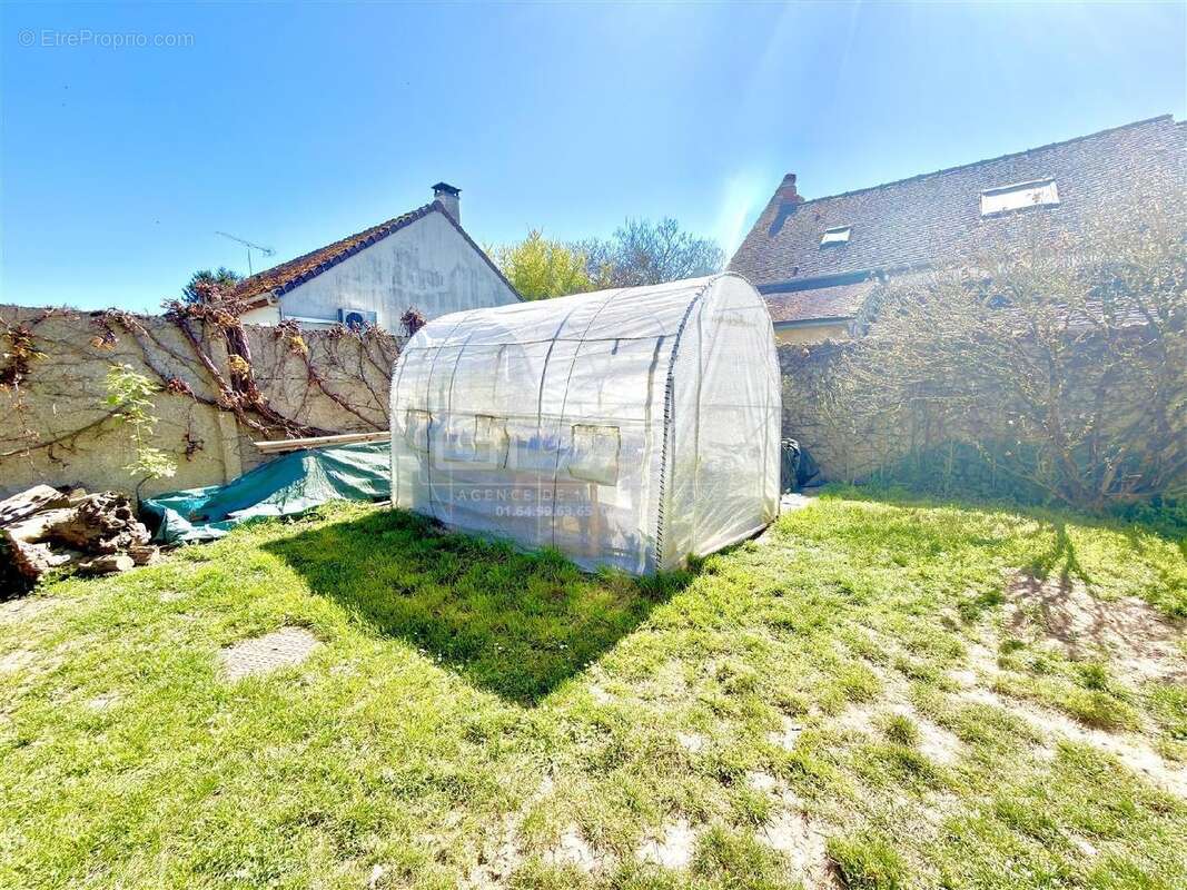 Maison à LA CHAPELLE-LA-REINE