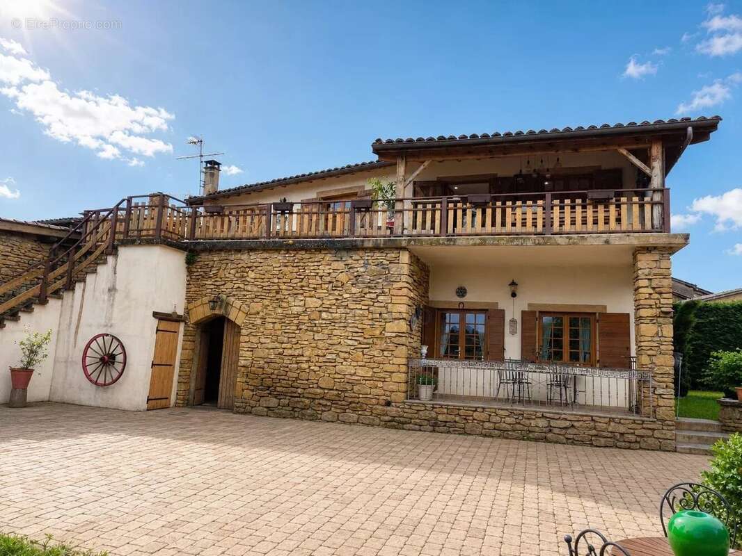 Maison à OINGT
