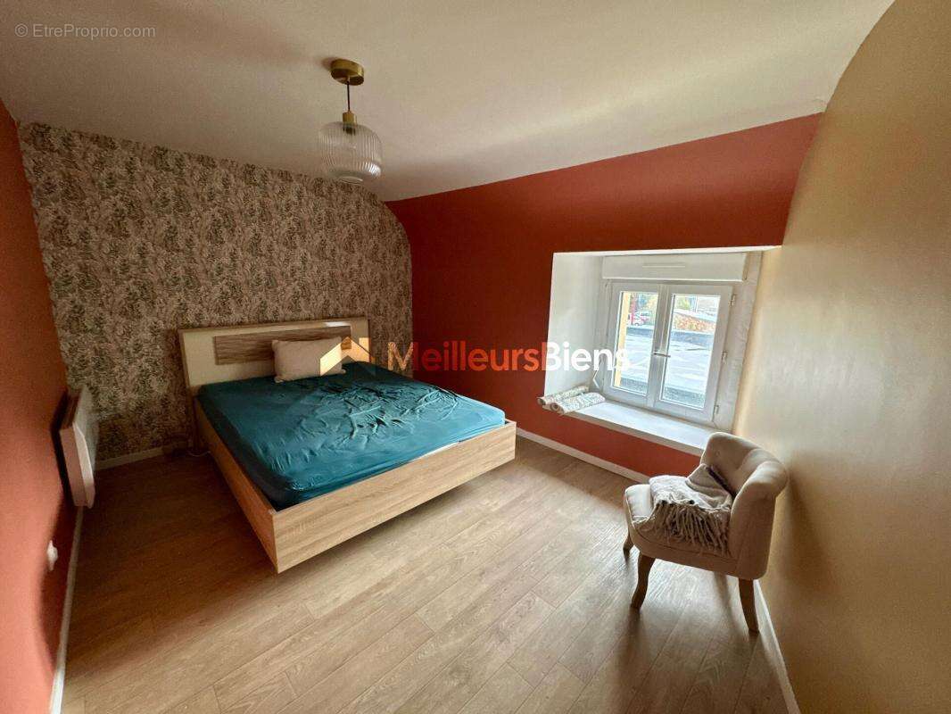 Maison à COSSE-LE-VIVIEN