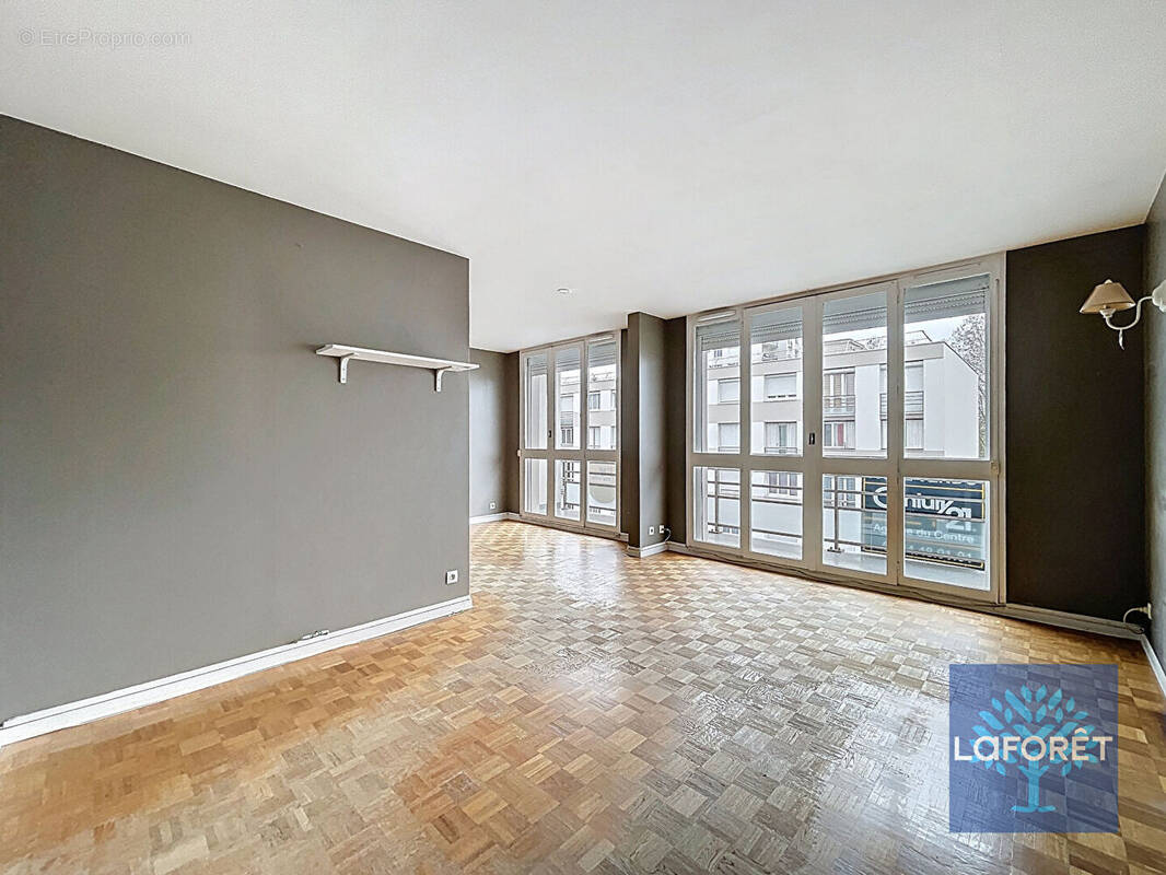 Appartement à CHILLY-MAZARIN