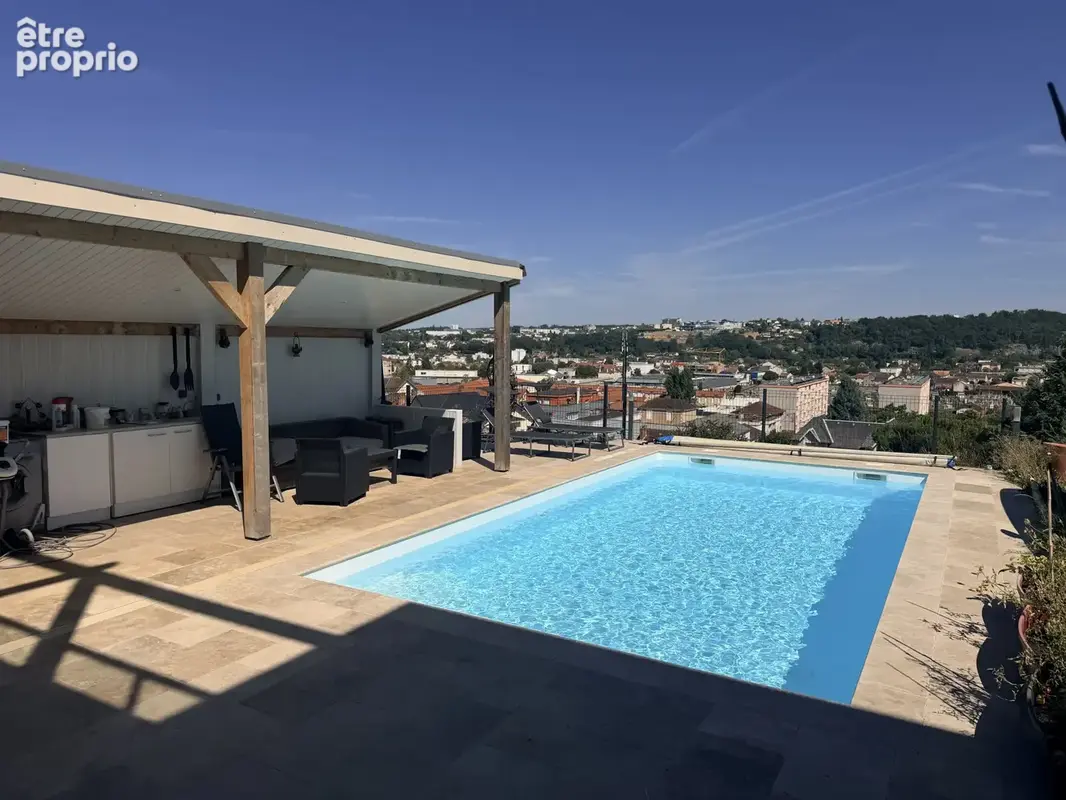 Maison 7 pièces de 164 m2 avec un grand garage et une piscine. - photo 17
