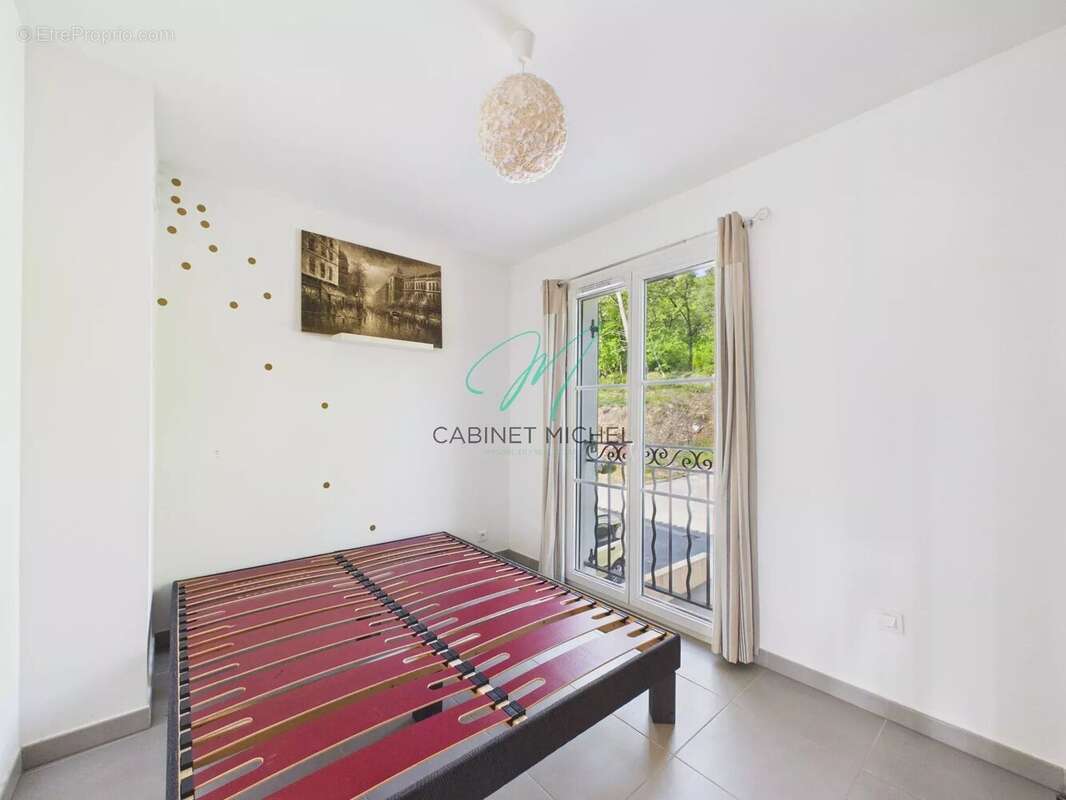 Maison à ROQUEFORT-LES-PINS