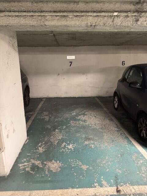 Parking à PARIS-10E