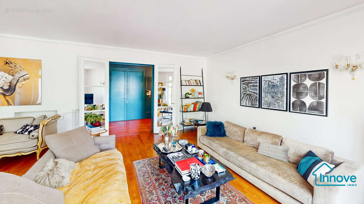 Appartement à PARIS-16E