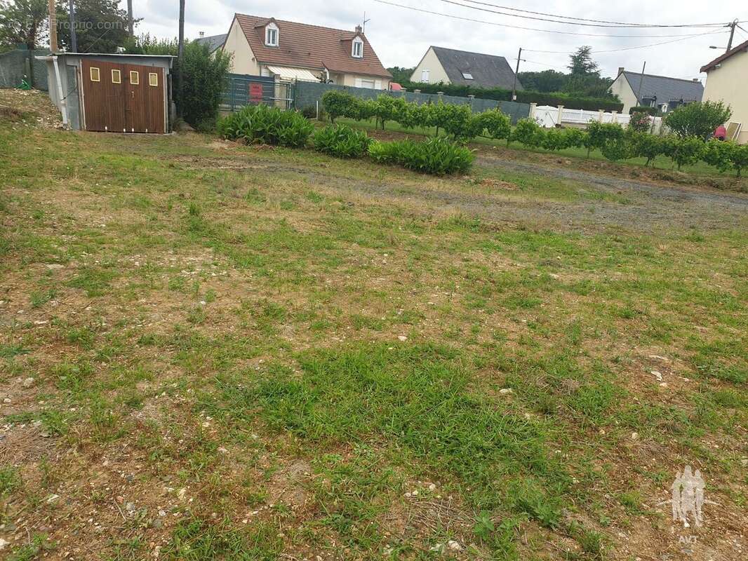 Terrain 568 m² à Monnaie  - photo 4