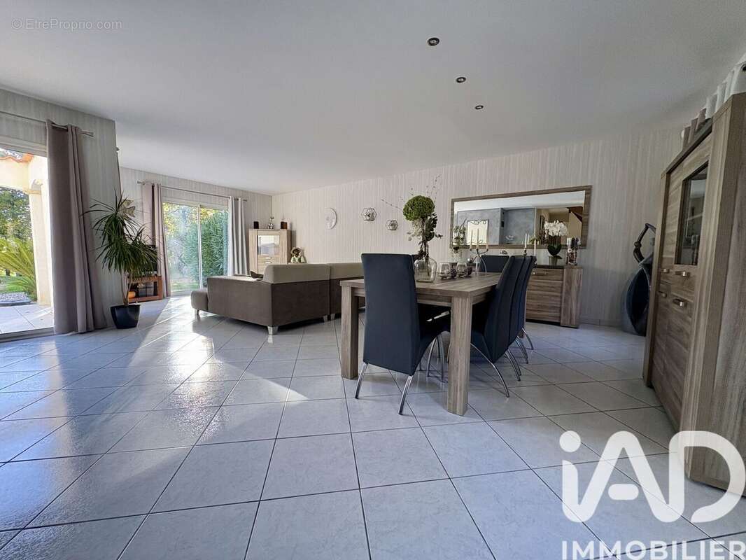 Photo 2 - Maison à BREUILLET