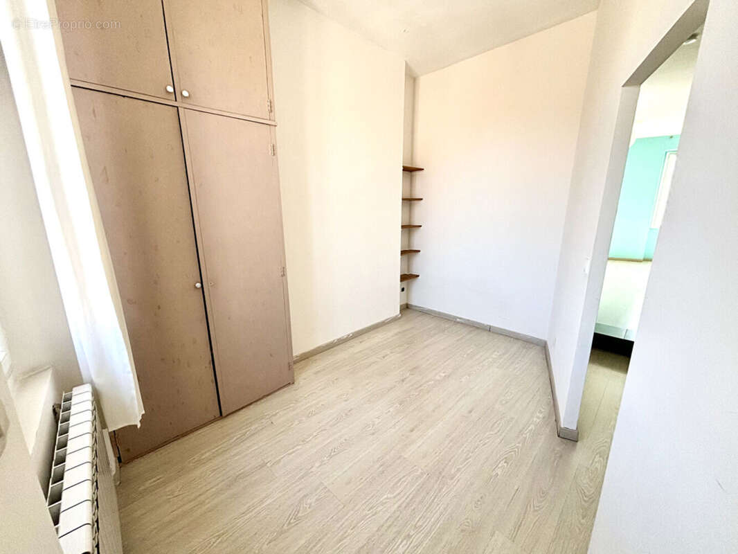 Appartement à MARSEILLE-5E
