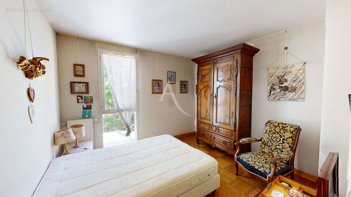 Maison à SAINT-JEAN-DE-BRAYE