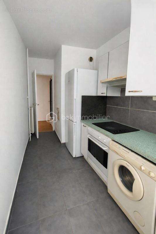 Paris 13ème - Appartement 2 pièces  en bon état calme et lumineux avec cave et parking - photo 5