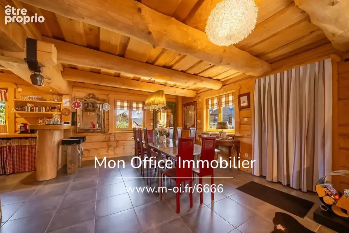 Référence : 6666-CLG - Chalet de type 7 en madrier de 240m² sur une parcelle de 1500m² à La Joue du Loup - photo 4