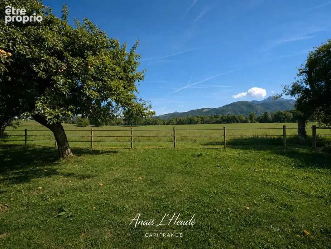 Propriété de caractère en pierre, installations equestres - dépendances et vue montagnes - photo 8