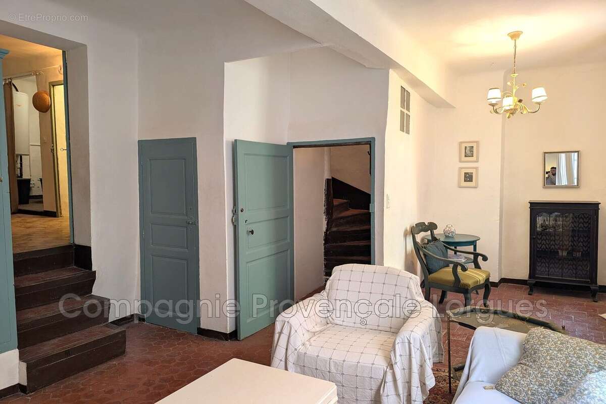 Appartement à COTIGNAC
