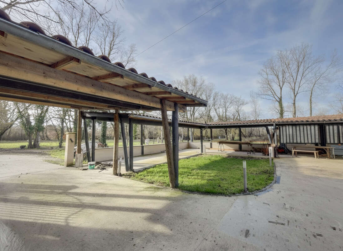 Maison à SAINT-ASTIER