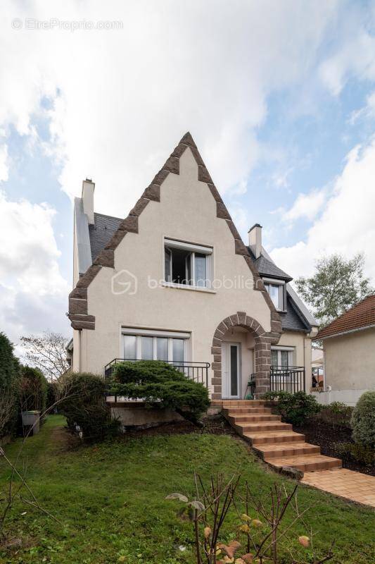 Maison à COMBS-LA-VILLE