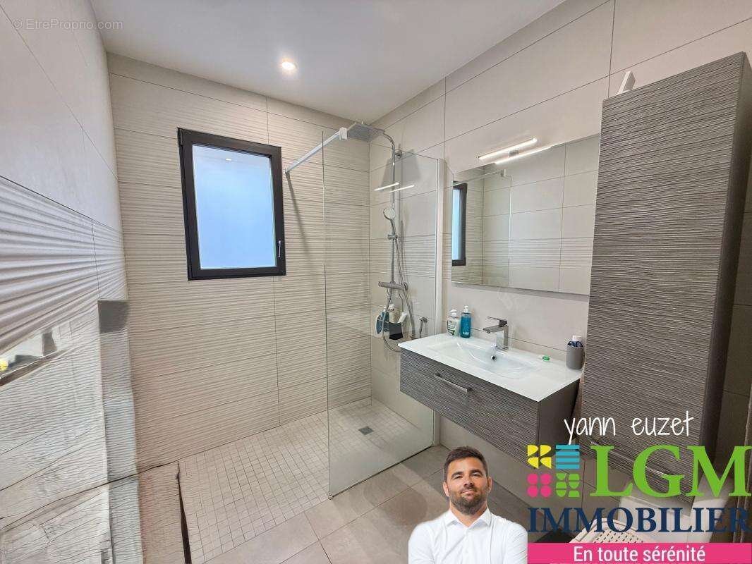 Maison à SAINT-LAURENT-D'AIGOUZE