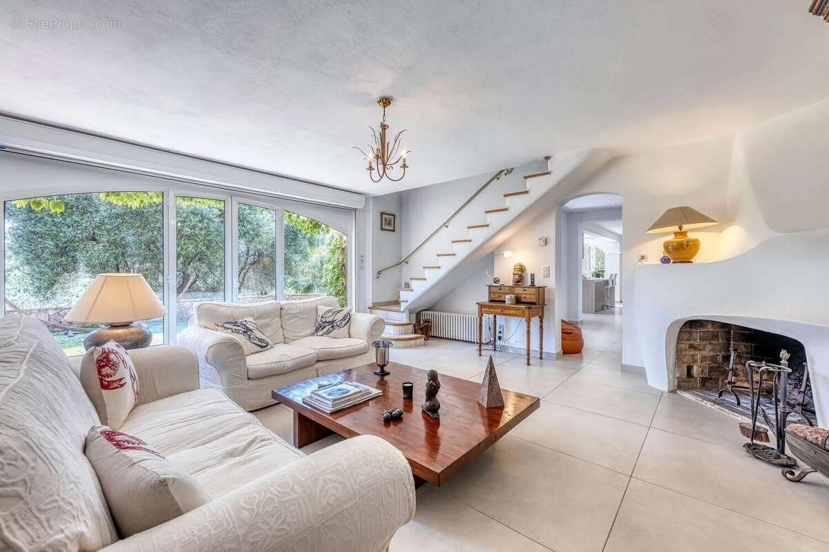 Maison à THEOULE-SUR-MER