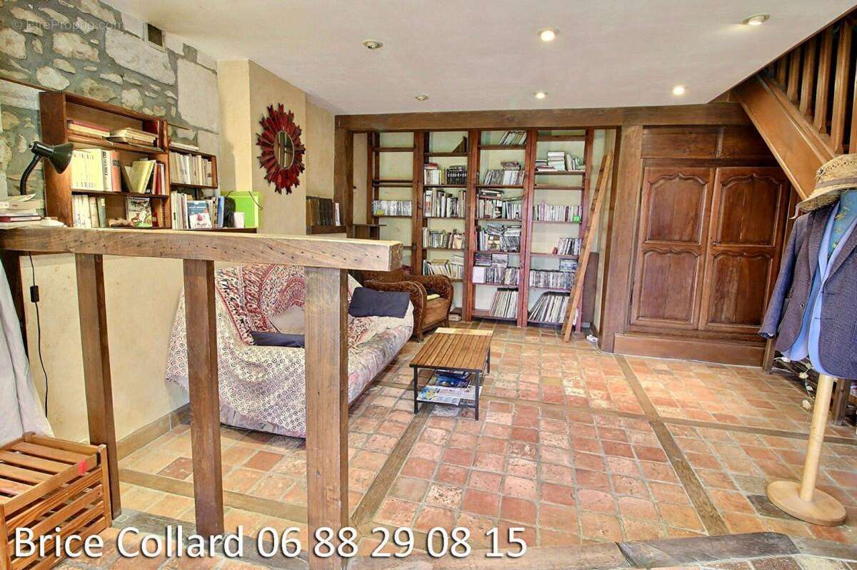 Maison à MOGNEVILLE