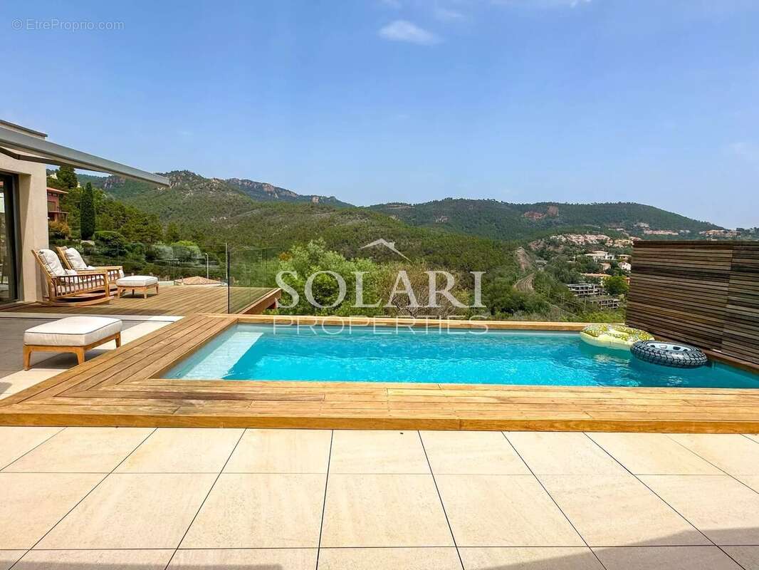 Maison à THEOULE-SUR-MER