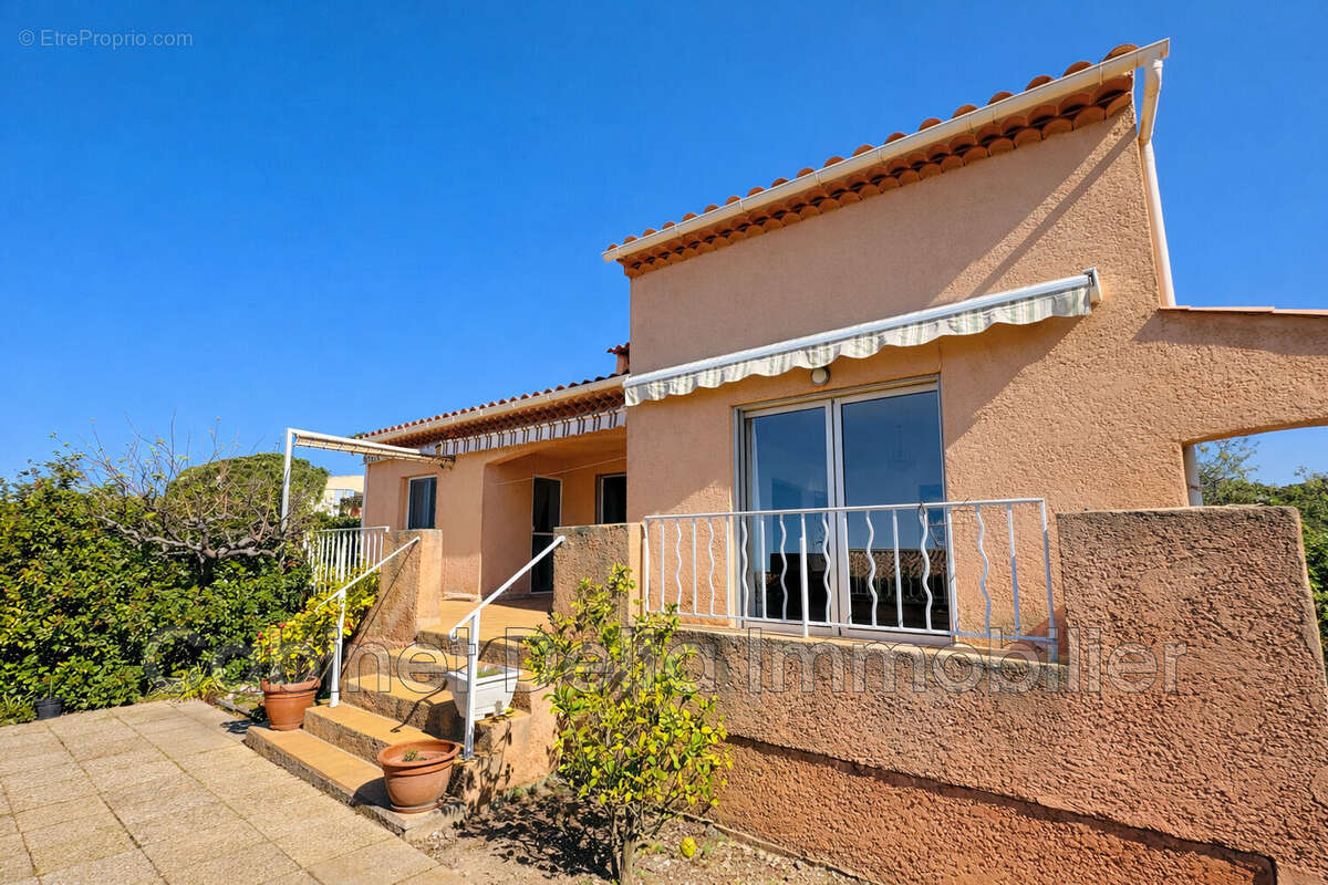 Maison à CARQUEIRANNE