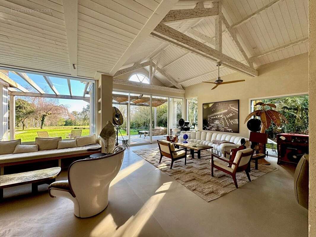 Maison à SAINT-NOM-LA-BRETECHE