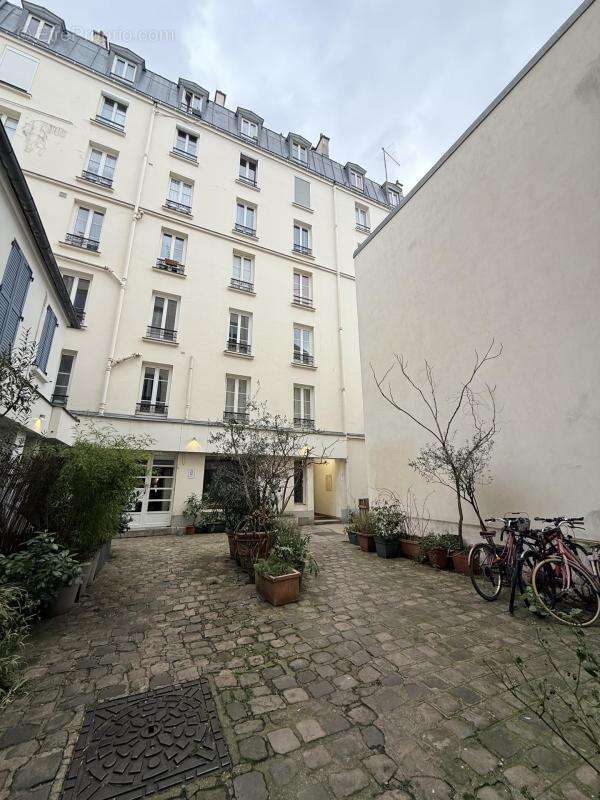 Appartement à PARIS-18E