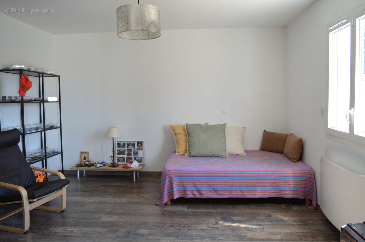 Maison contemporaine de 2020, en excéllent état, matériaux et finitions de grande qualité... - photo 10