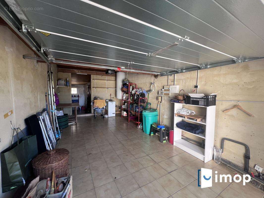 Belle maison des années 80 sur grand terrain de plus de 1000 m² avec piscine - photo 16
