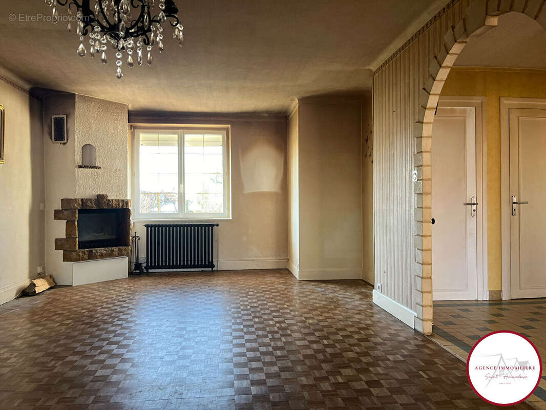 Maison à SAINT-AMAND-MONTROND