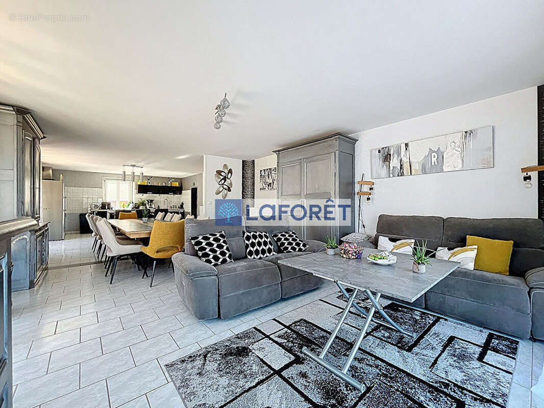 Paroy sur saulx 168 m² - photo 2