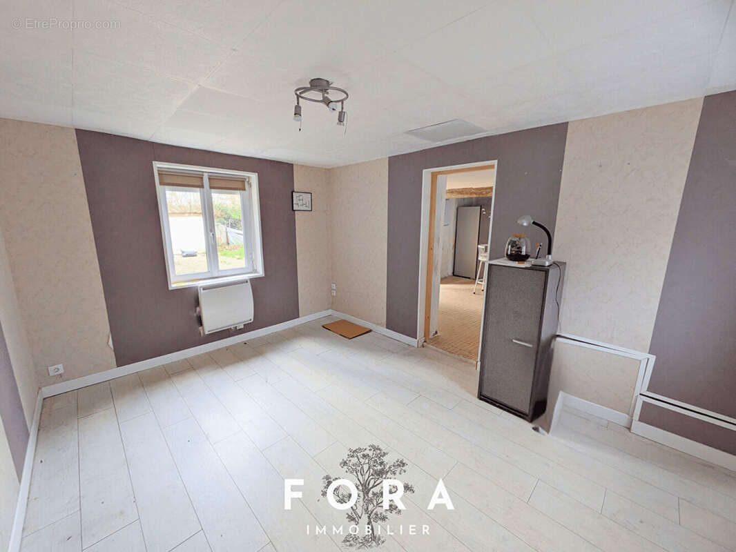 Maison à LA SELLE-LA-FORGE