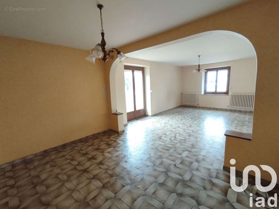 Photo 5 - Maison à COULOMMIERS-LA-TOUR