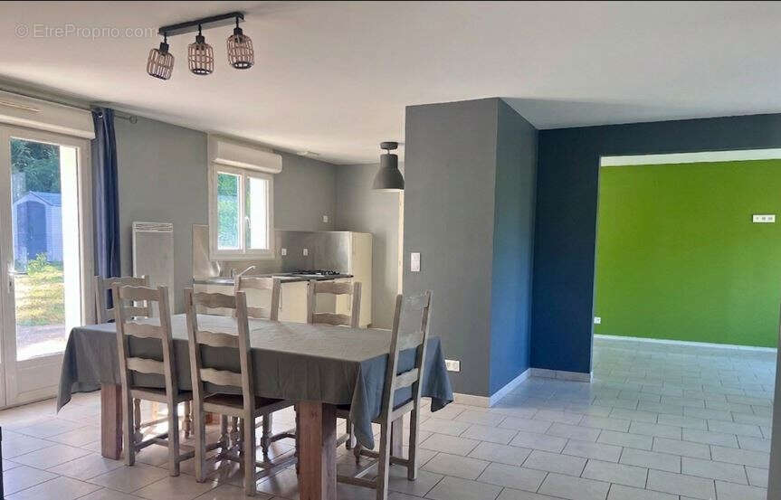 Maison à URZY