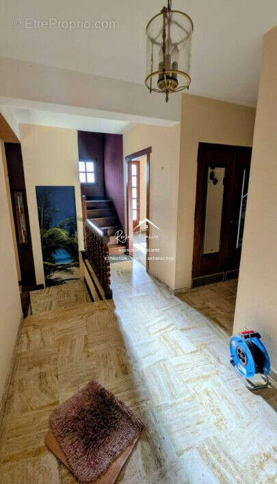 Entrée - Maison à DESCARTES