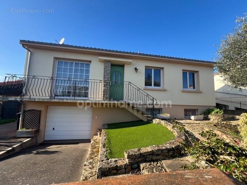 Maison à MORTAGNE-SUR-SEVRE