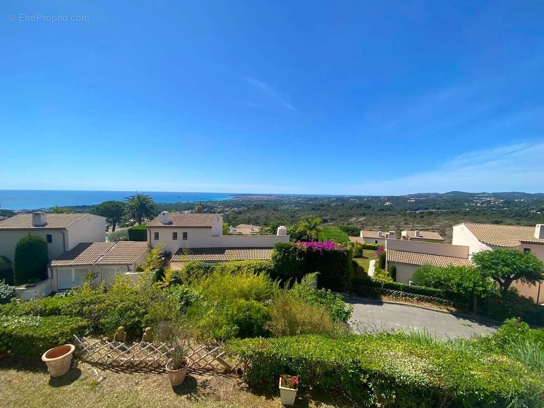 Appartement à VILLENEUVE-LOUBET