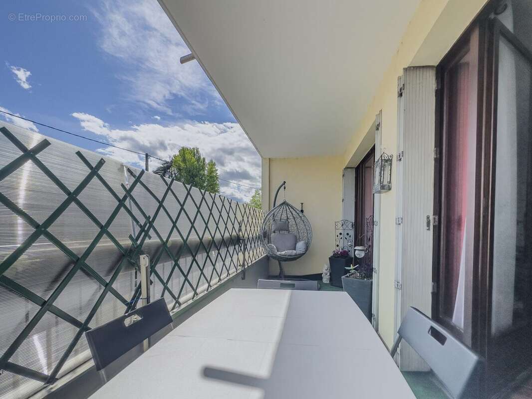 Appartement à SAINT-MARTIN-D'HERES