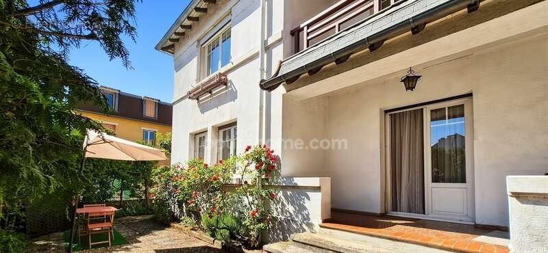 90000 belfort centre- maison de maitre- 6 pieces- 5 chambres- sous sol complet- parking- terrasse- calme - photo 2