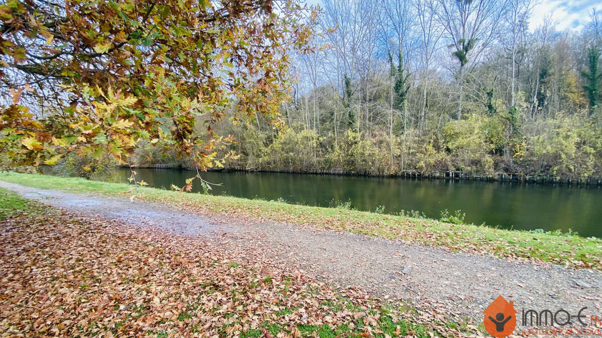 Maison à CONDE-SAINTE-LIBIAIRE