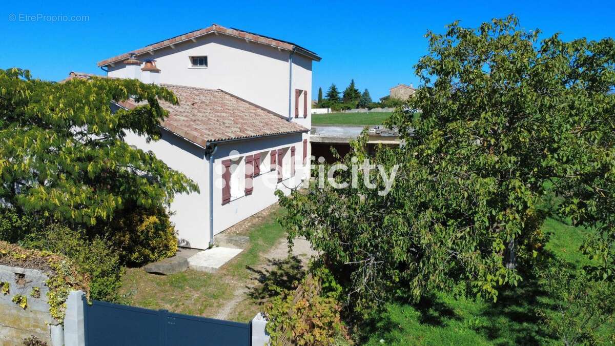 Maison à SAINT-BARTHELEMY-LE-PLAIN