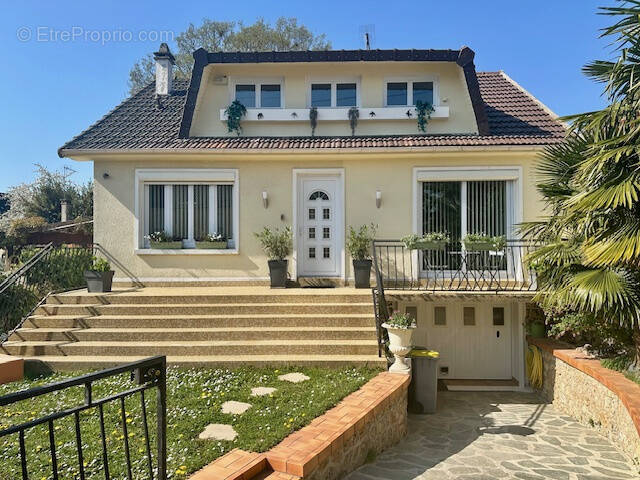 Maison à TREMBLAY-EN-FRANCE