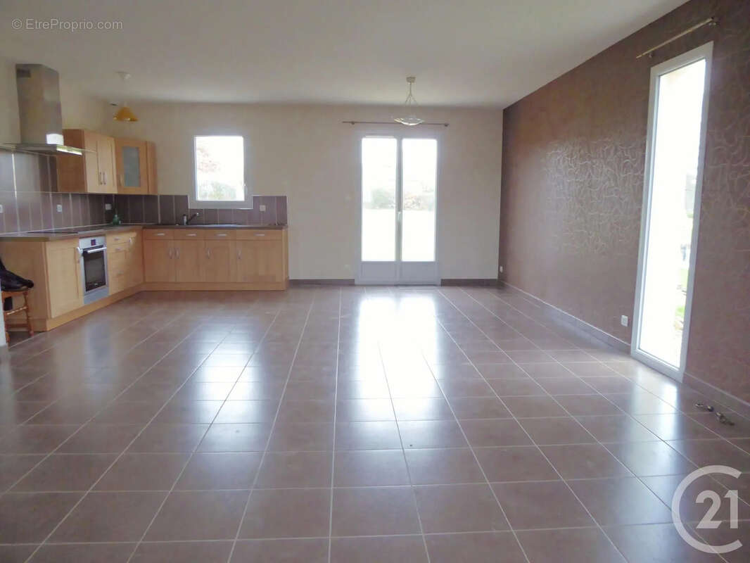 Maison à SAINT-SERNIN-DU-BOIS