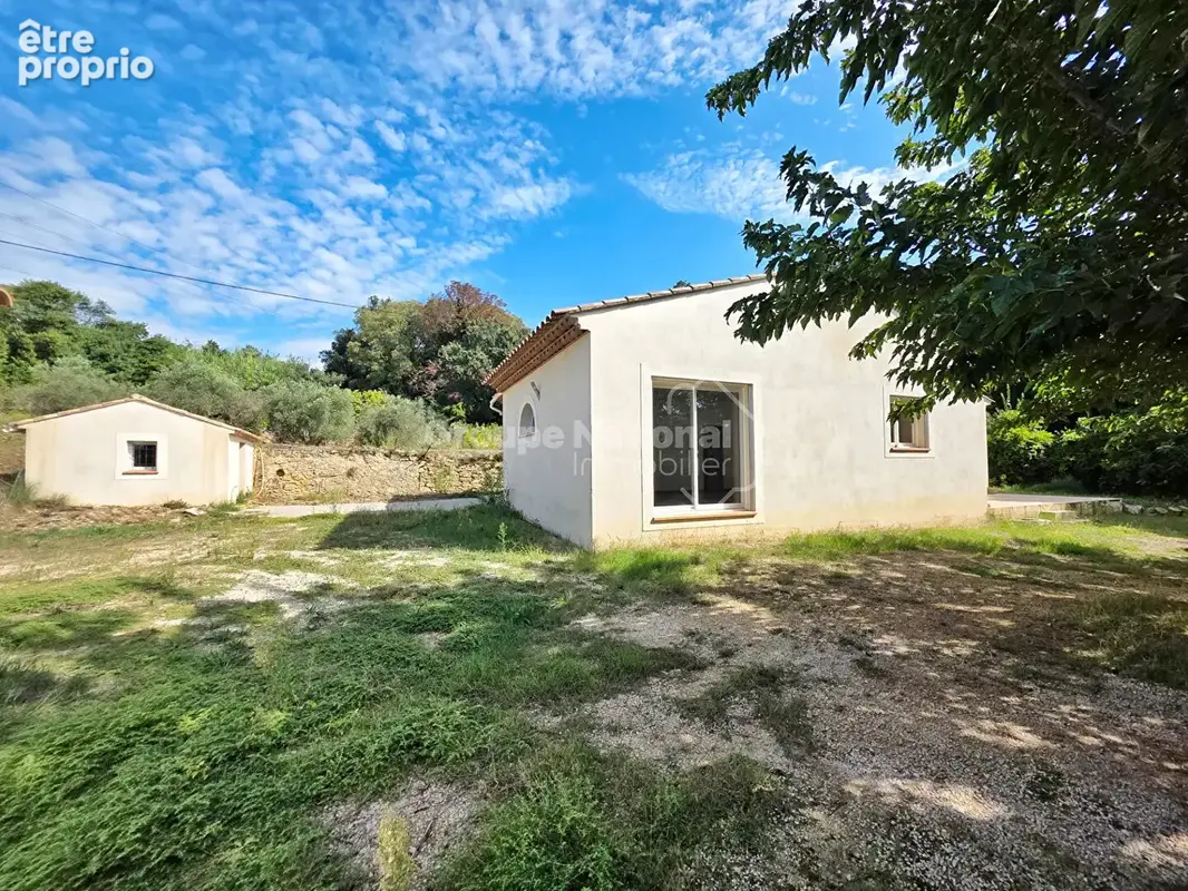 Maison de plain-pied T4 -116 m² -Terrain 3166 m² - Cadre verdoyant et sans vis-à-vis - photo 2