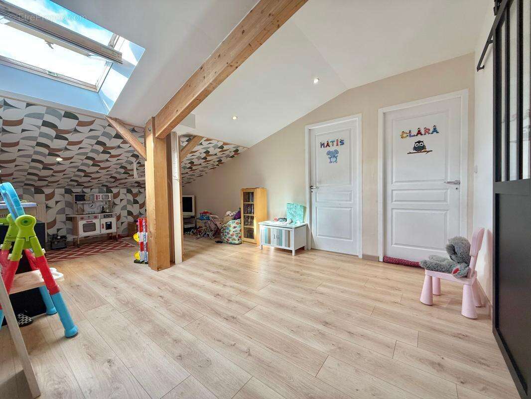 Appartement à CHENOVE