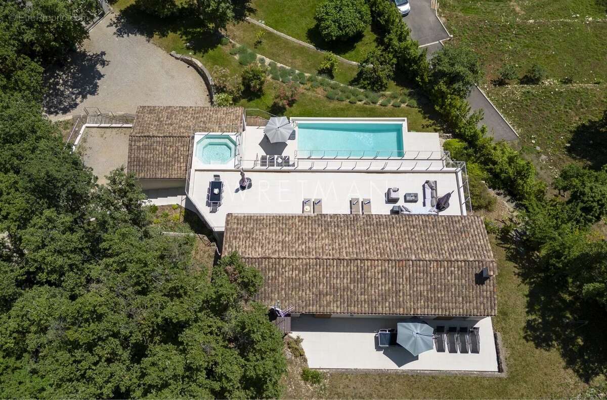 Maison à TOURRETTES-SUR-LOUP