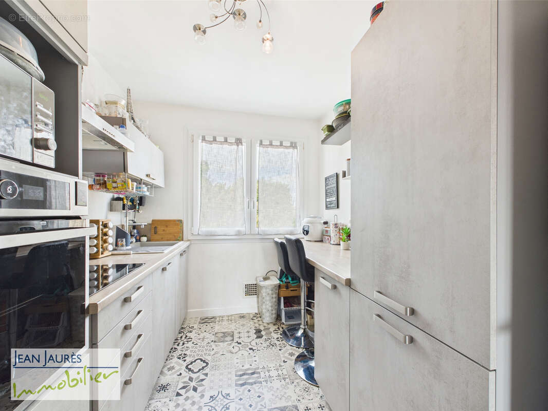 Appartement à SAINTE-SAVINE