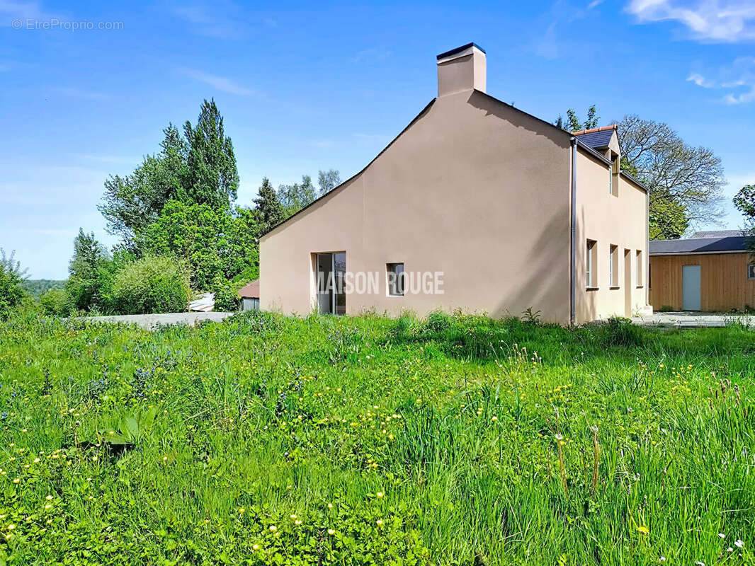 Maison à BAZOUGES-LA-PEROUSE