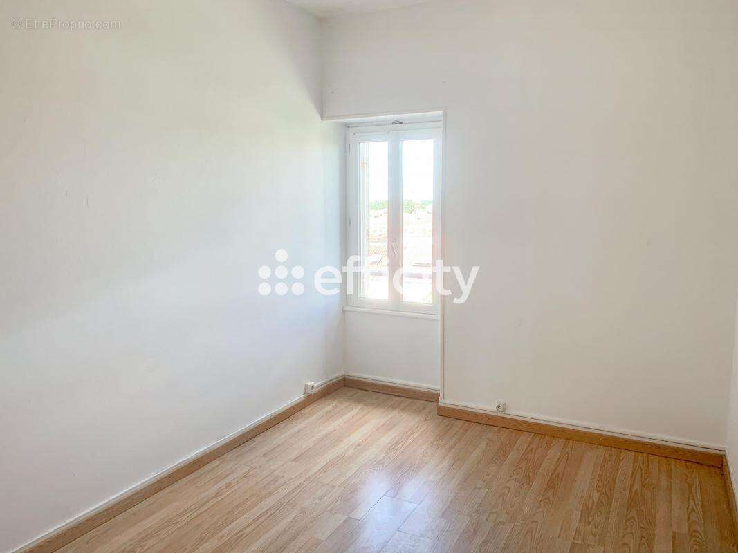 Appartement 175 m² à Saintes  - photo 6