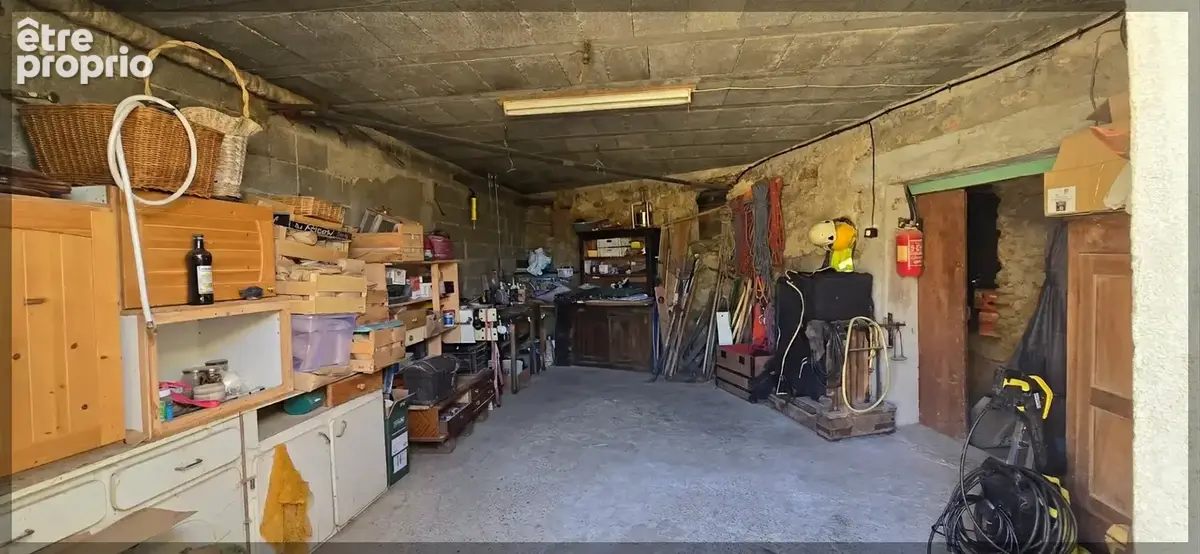 Saint-michel-de-chabrillanoux   propriété avec deux habitations, dépendances et plus de 15 000 m2 de terrain - photo 15